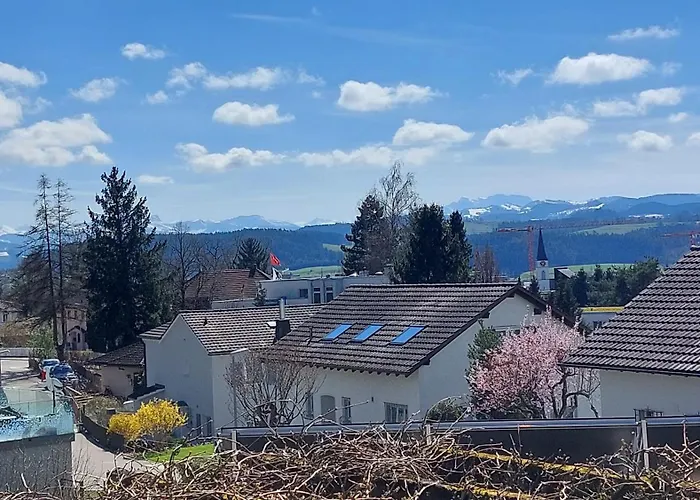 Stilvolle 4,5 Zimmer-Wohnung 90M2 - Fuer Urlaub & Business